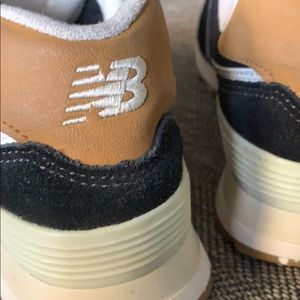 574 New Balance Tennis Shoes! Like New.
